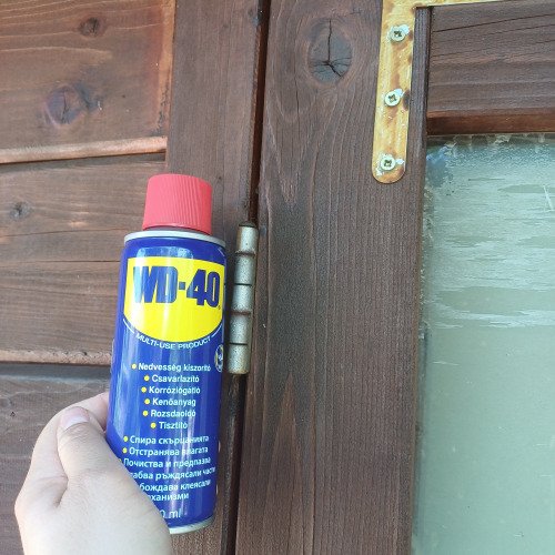 Ajtó zsanér karbantartása