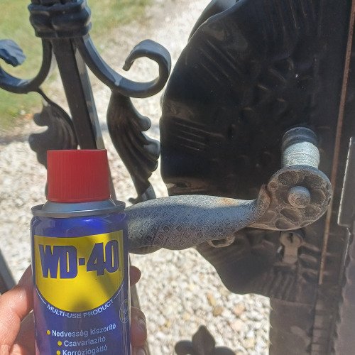 Kapu kilincs karbantartása WD-40-el