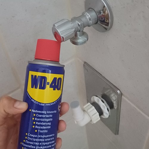 Csavarok lazítás WD-40-el