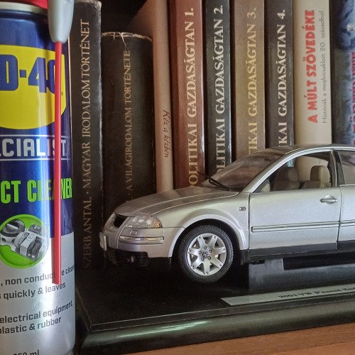 Automakett karbantartása WD-40-el