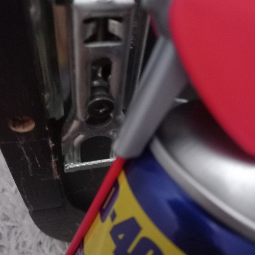 Szekrény tartó elem wd40