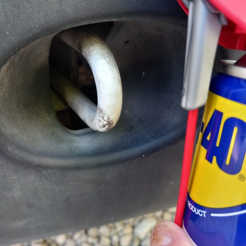 Autó vonóhorog szem wd40