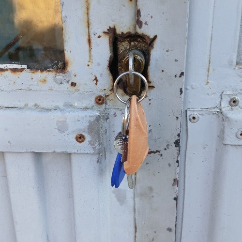 Újra vacakolt a zár.