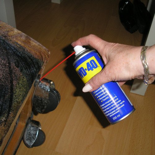 Bútorok görgőinek felújítása