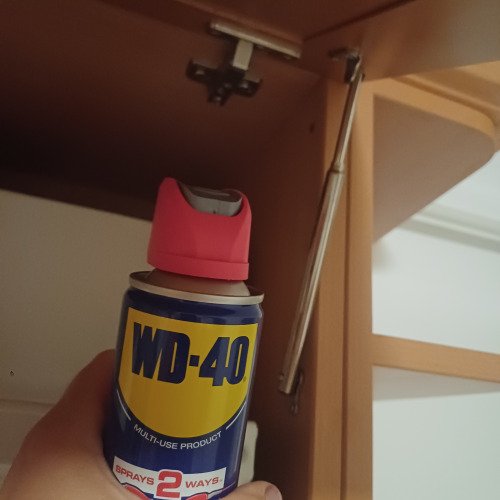 Szekrény ajtó karbantartása