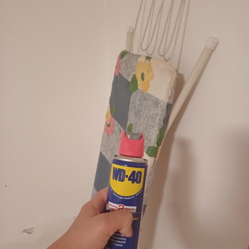 Vasalódeszka karbantartása WD-40-el