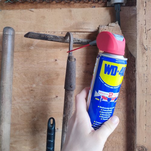 Rozsdás kapa ellenszere: a WD40
