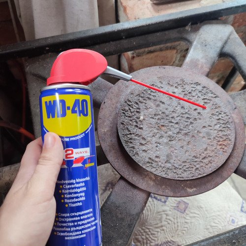 Vas főzőkorong tisztítása