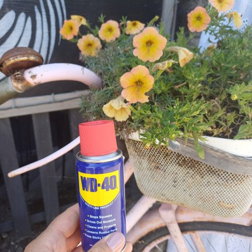 Bicikli kosár karbantartása WD-40-el