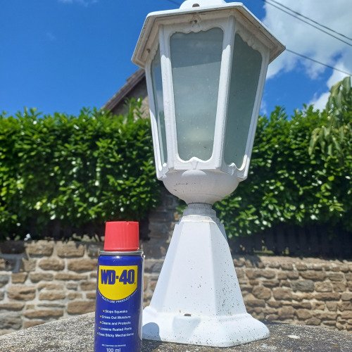 Kerti lámpa karbantartása WD-40-el