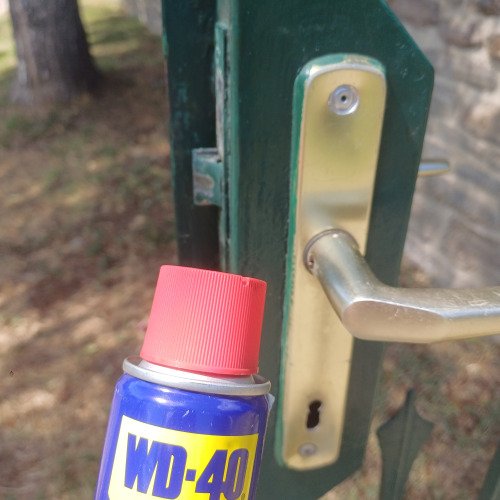 Zár karbantartása WD-40-el