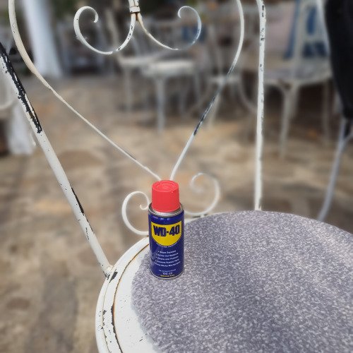 Vintage szék karbantartása WD-40-el