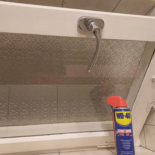 Szoruló ablak javítása WD40-el