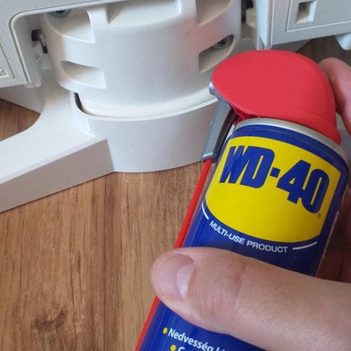 Monitor csavarok wd40