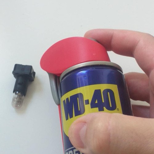 Autó izzó foglalat wd40