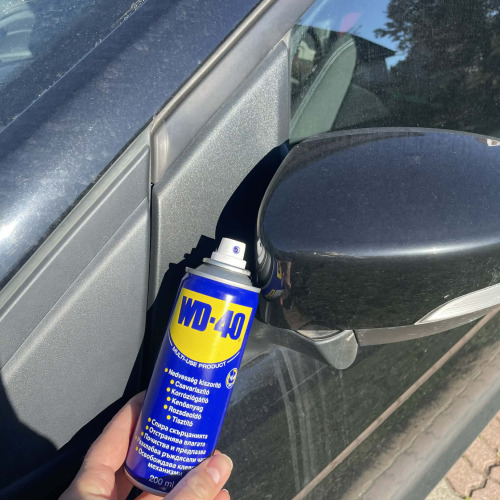Visszapillantó karbantartás WD-40-el