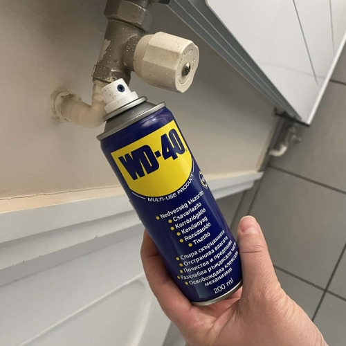 Radiátor hőszabályzó karbantartása WD40-el