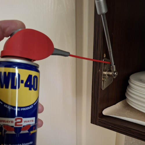 Konyhaszekrény ajtó wd40