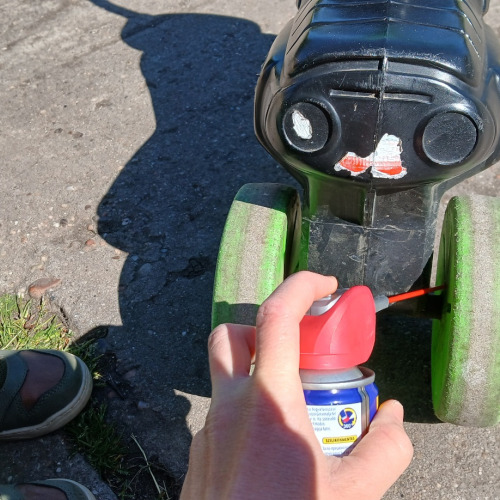 Kismotor kerekeinek karbantartása