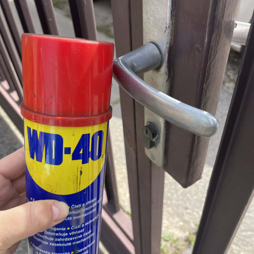 Kapuzár kenése/ felújítása WD40-el