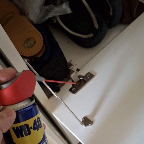Cipős szekrény WD40
