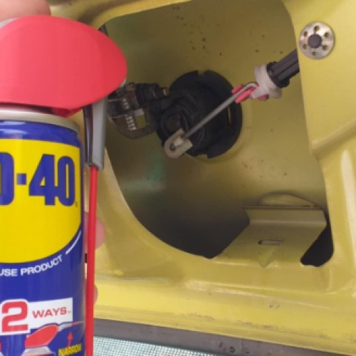 Autó hátsó ablaktörlő mechanika wd40