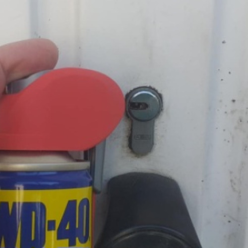 Garázskapu zár wd40