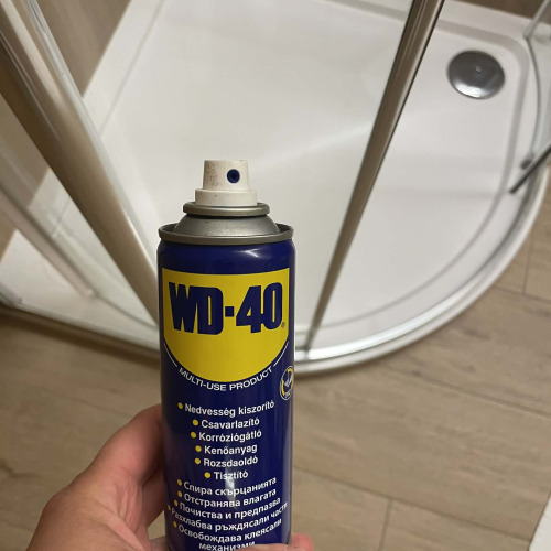 Nyikorgó zuhanykabin