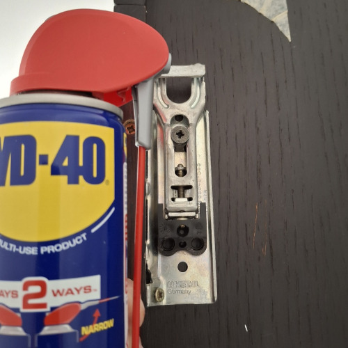 Lebegőszekrény wd40