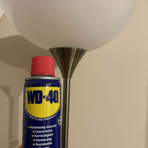 Lámpa karbantartás WD40-el