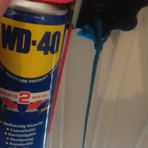 Billenő garázs kapu wd40