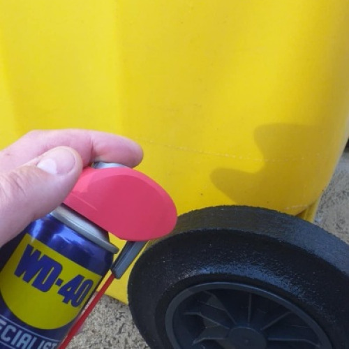 Szemetes kereke wd40