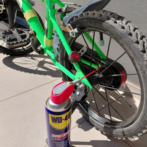 Gyerek bicaján is 'csendesítjük' a láncot. :) WD40