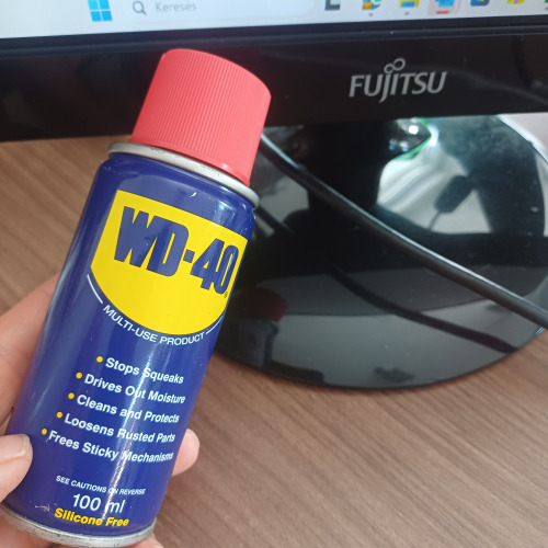 Monitor karbantartás WD-40-el!