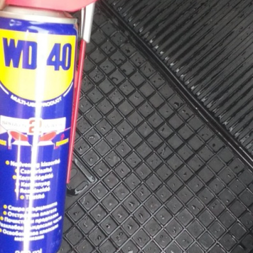 Autó gumiszőnyeg wd40