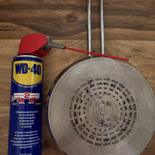 Régi, de kedvenc edény tisztítása WD-40-el