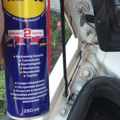 Autó motorháztető tartó wd40
