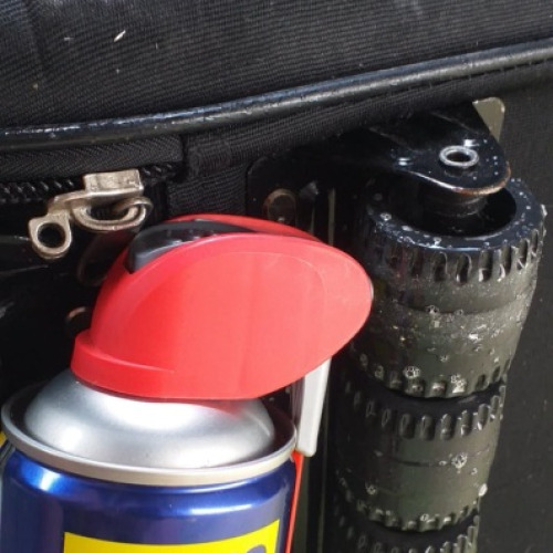 Gurulós bőrönd wd40