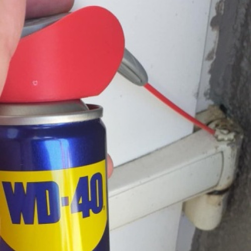 Ajtó zsanér wd40