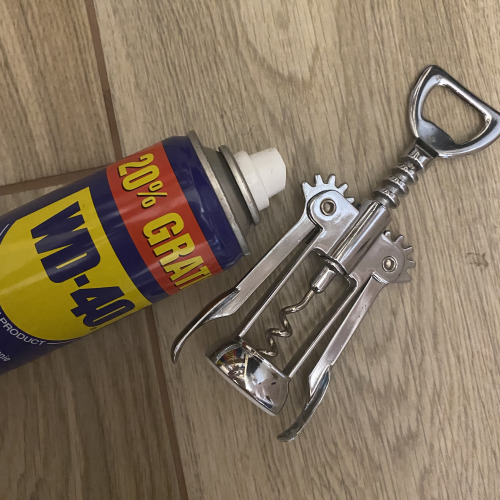 Dugóhúzó ápolása WD-40el