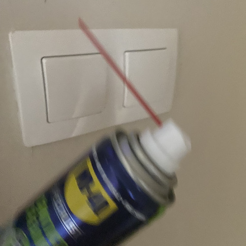 Villanykapcsolók befújása specialista WD-40el