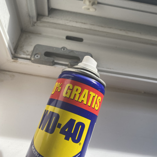 Ablakzár befújása WD-40el