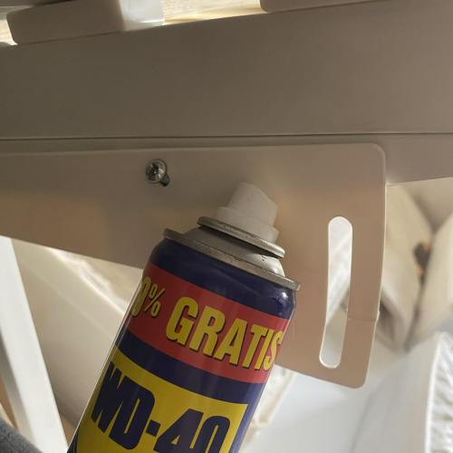 Beragadt csavar kiszedése WD-40el