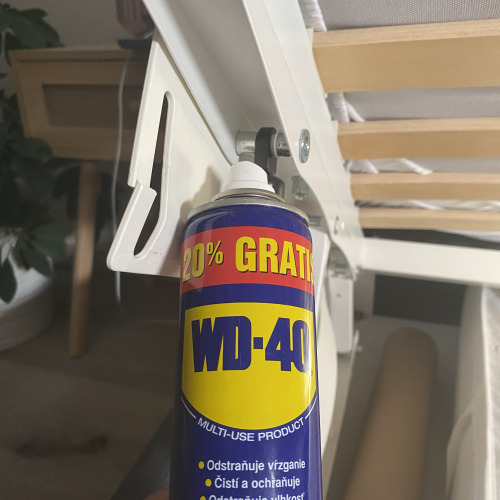 Teleszkópos ágyneműtartó befújása WD-40el