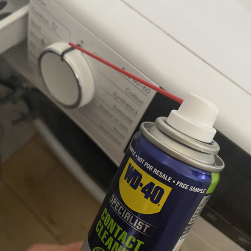 Mosógép tekerhető gombjának tisztítása