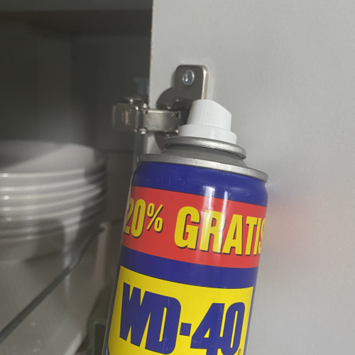 Zsanér kenése nyikorgás ellen a WD-40el