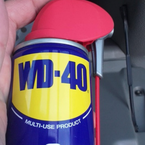 Autó kesztyűtartó wd40