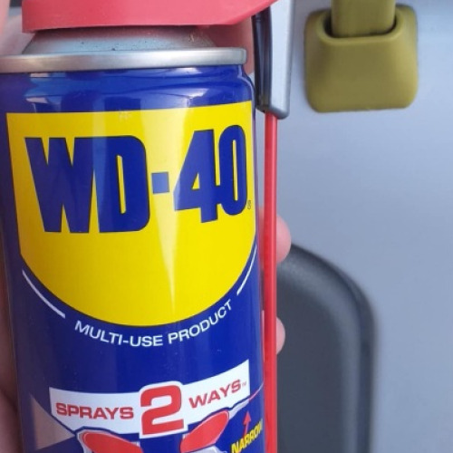 Autó zár fül wd40