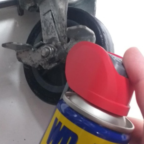 Szerszámos kocsi kerék wd40