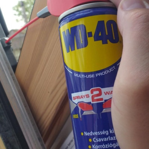 Tetőtéri ablak csavar wd40